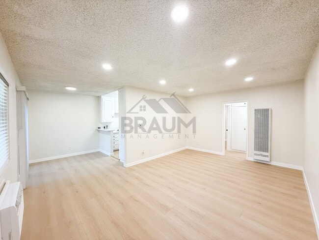 Building Photo - 18350 Napa St Unit 3