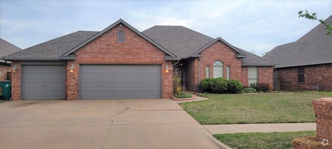 Building Photo - Great 4 Bed, 2 Bath, in Gated Community / ... Rental