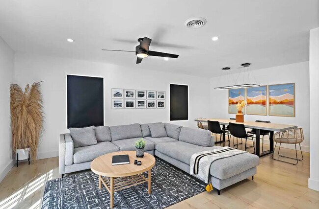 Photo - 5401 W 43rd St