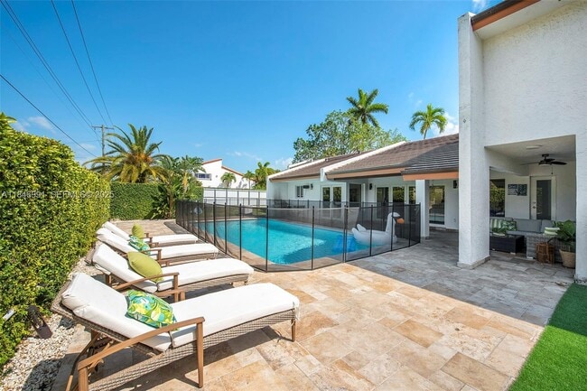 Building Photo - 5901 SW 56th Terrace