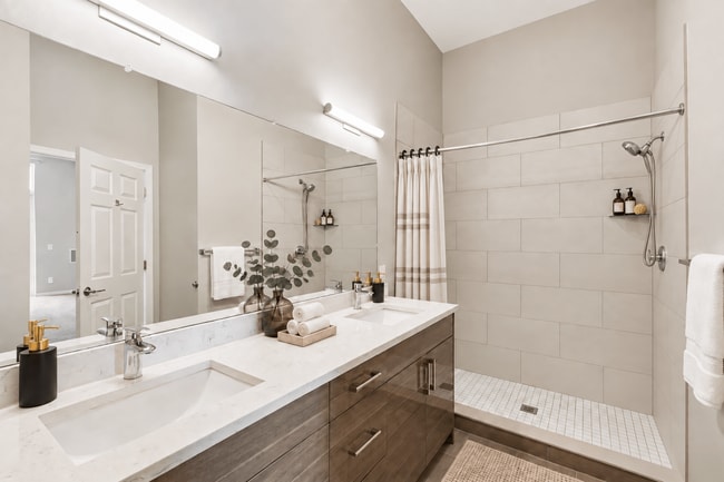 4 Corners Lakeside Apartments - White Lake, MI