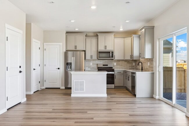 Photo - 17912 E 94th Pl