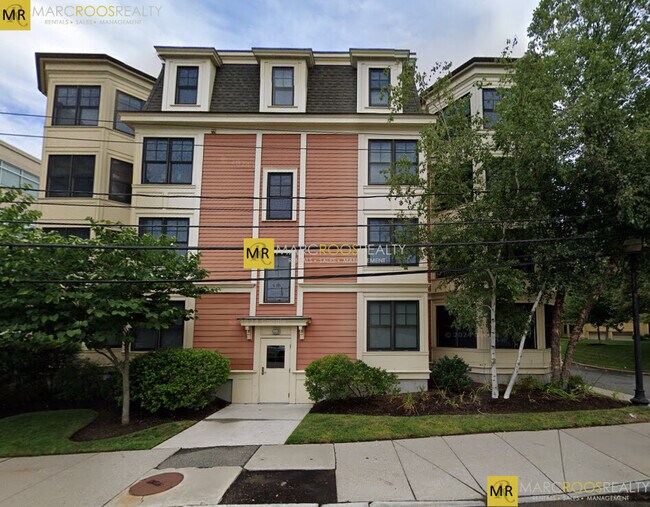 Building Photo - 173 Pleasant St Rental