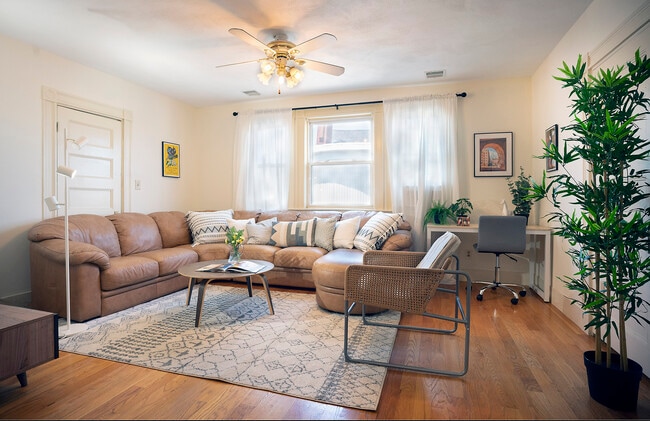 Living room - 18 Magnolia Sq Unit The Magnolia Apartment
