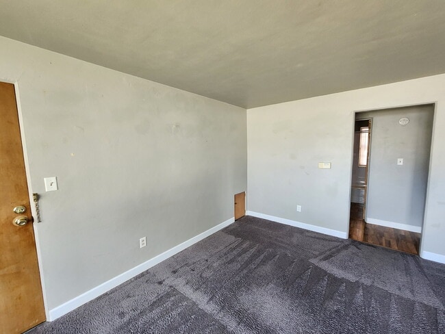 Photo - Ground Level Apartment in Neenah!
Heat & Water Included Unit 1