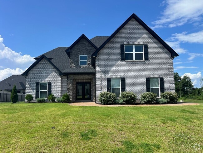 Building Photo - Spacious 4 Bedroom 3.5 Bath + Media Room a... Rental