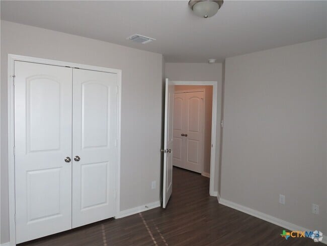 Building Photo - 6308 Golden Gate Dr Rental