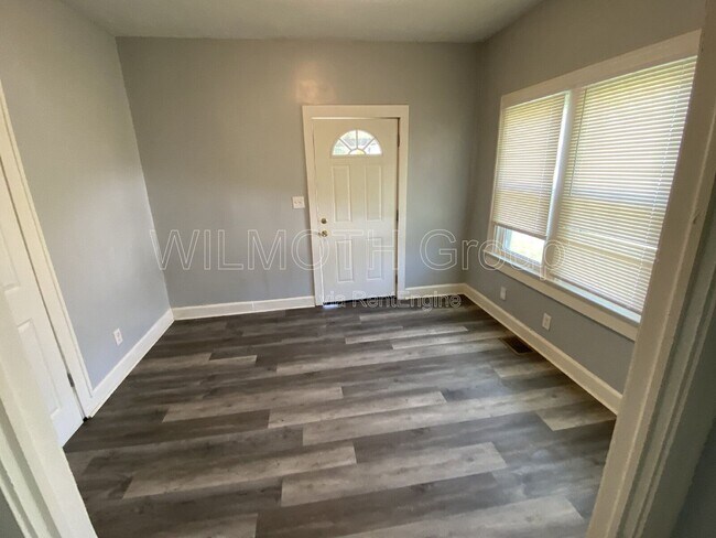 Photo - 15 N Riley Ave Unit 1