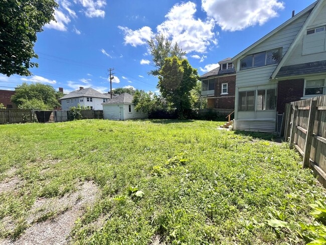 Photo - 2047 Seward St