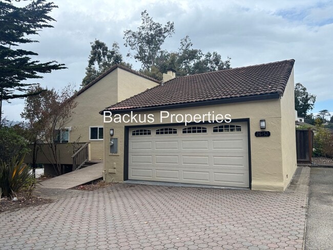 Beautiful three bedroom home in Carmel - Beautiful three bedroom home in Carmel
