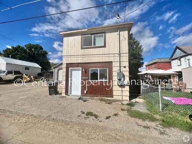 Building Photo - 611 E 6th St Unit 611 E. 6th St.  B Rental