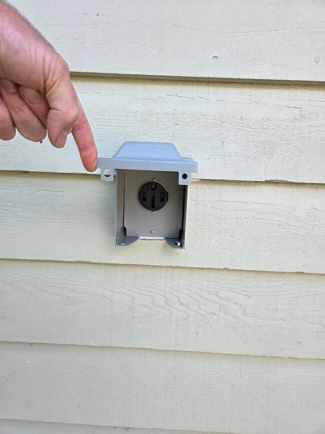 Toma de corriente para cargador de RV o EV - 25119 237th Ct Se