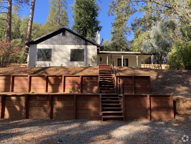 Building Photo - 21930 Red Gulch Rd Rental