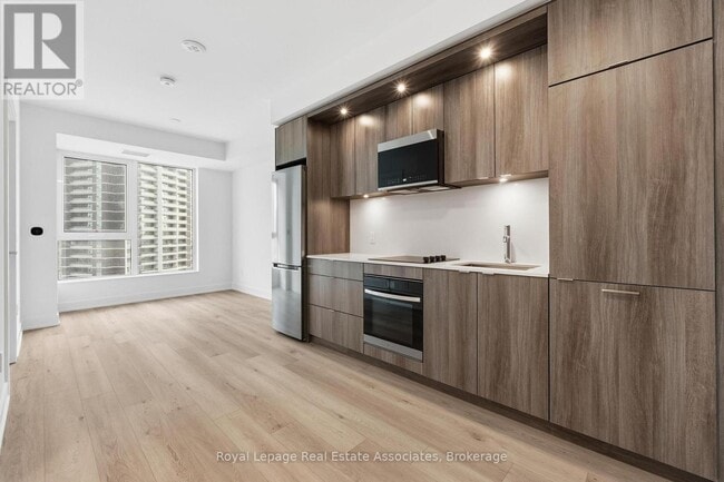 Photo - 60 Central Park Roadway Unité 1505