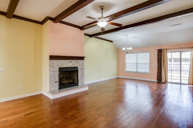 Photo - 1102 SW Horizon St