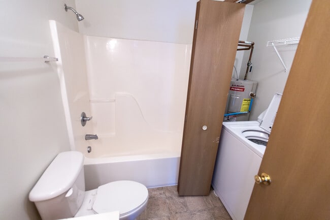 Bathroom - Ashley Oaks