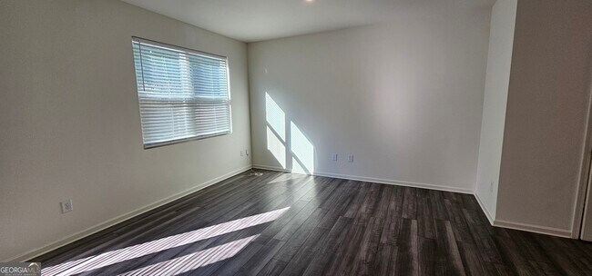 Photo - 3488 Cardinal Dr SW