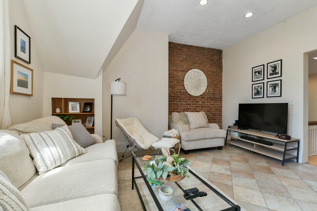 Photo - 1774 Beacon St Unit 6