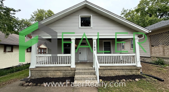 Building Photo - Adorable 2-Bedroom Bungalow