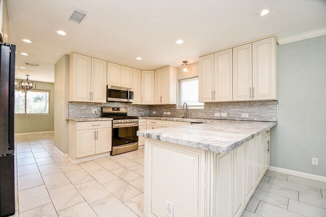 Photo - 15711 Pine Mountain Dr