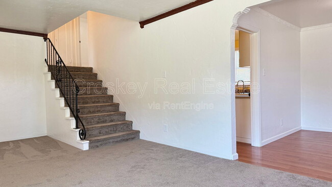 Photo - 408 W 8th St
