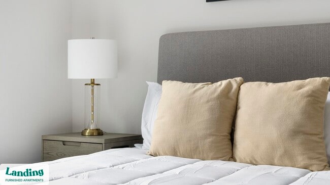 Photo - 930 Howell Mill Rd NW Unidad 1126