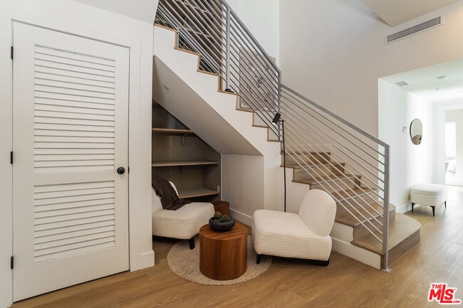 Photo - 611 N Virgil Ave Unit 505