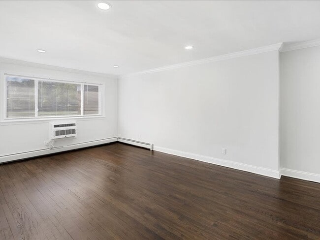 Photo - 40 Roseland Avenue