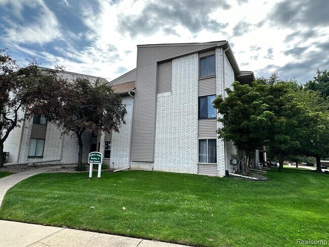 Photo - 32005 W 12 Mile Rd Condo Unit 109