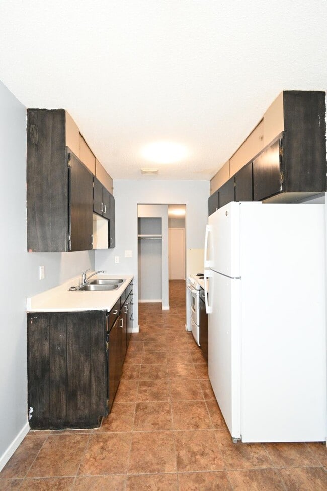 Photo - 2 bedroom in Prince George BC V2M 4M9