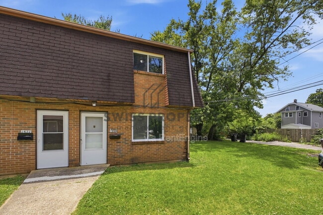 Photo - 1579 Briarwood Ave