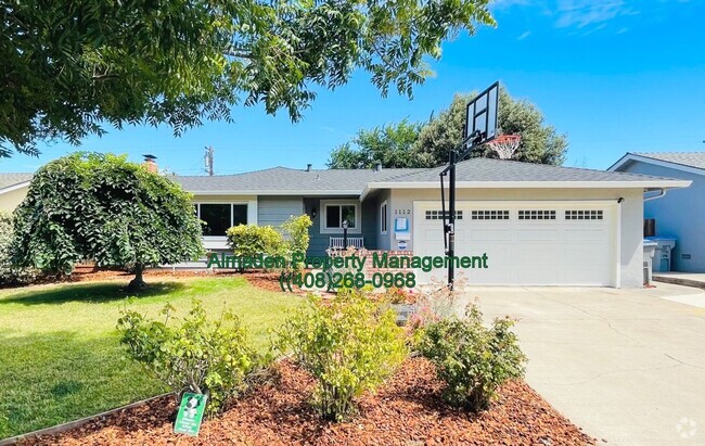 Building Photo - Remodeled Home in Great Location w/ Award ...