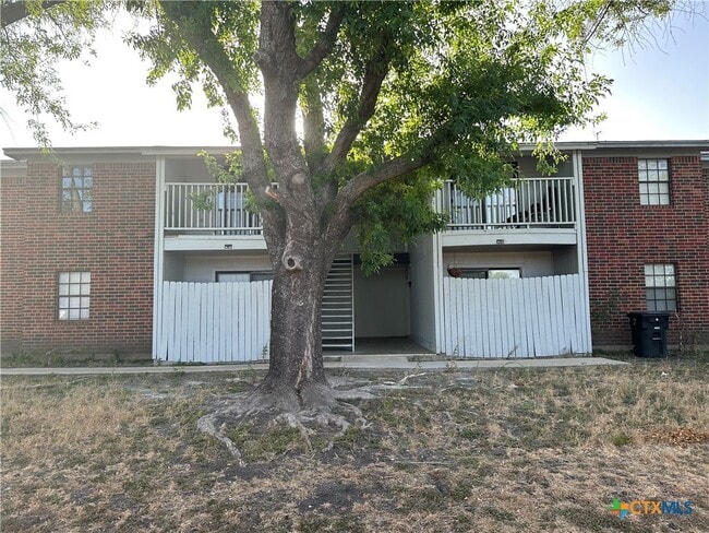 Building Photo - 2109 Hinkle Ave Unit B