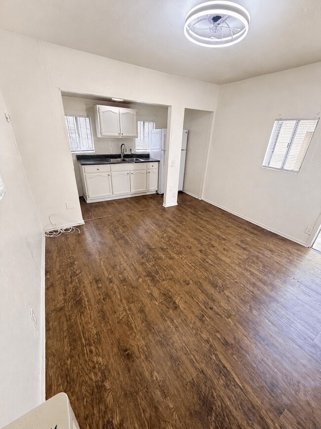 2305 Lemon Ave.