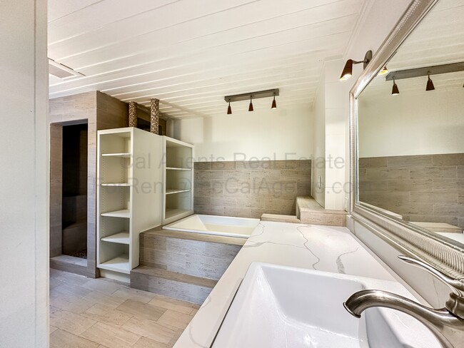 Photo - 244 Colgate Ave