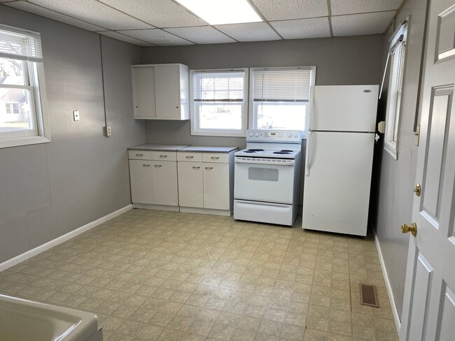 Building Photo - 405 2nd St NE Unit 2