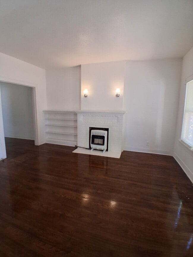 Building Photo - 707 Baylor St Unit A