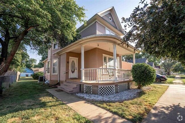 Building Photo - 117 W Ellsworth Ave Rental