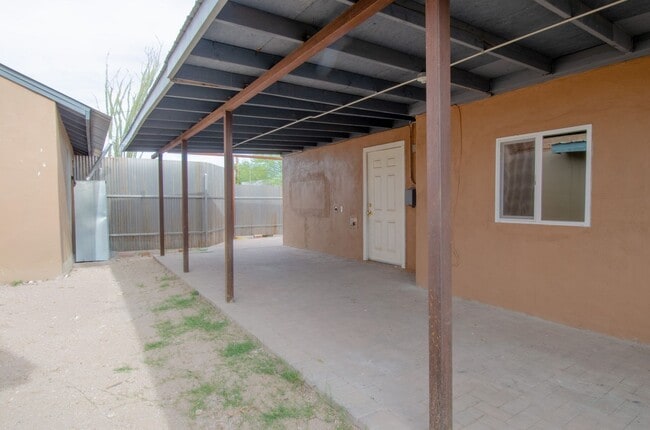 Photo - 2 Bed 1 Bath Home with Private Fenced Backyard!