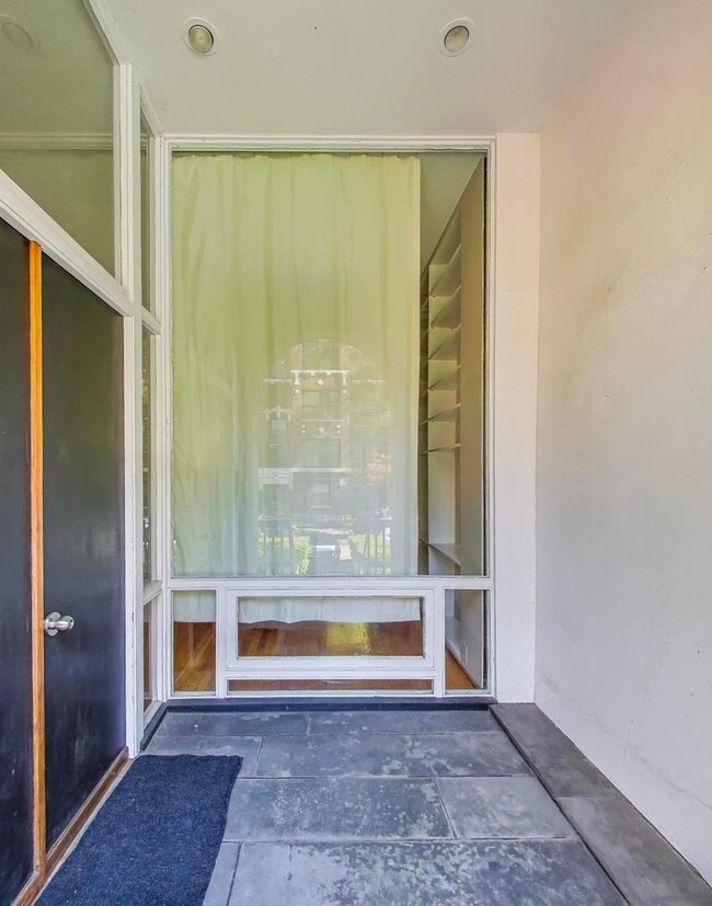 Photo - 5203 S Dorchester Ave