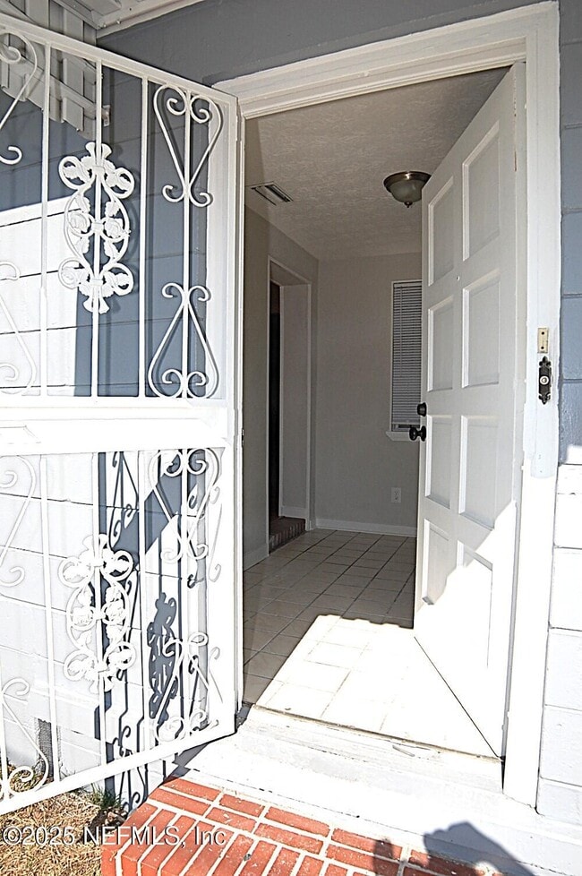 Photo - 2947 W 45th St