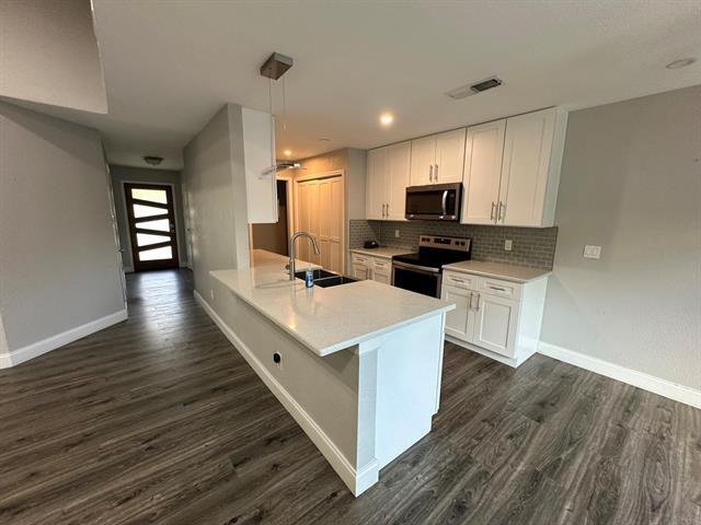 Photo - 927 S Riverside Dr