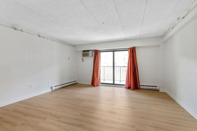 Photo - 125 Pleasant St Unidad 310 Rental