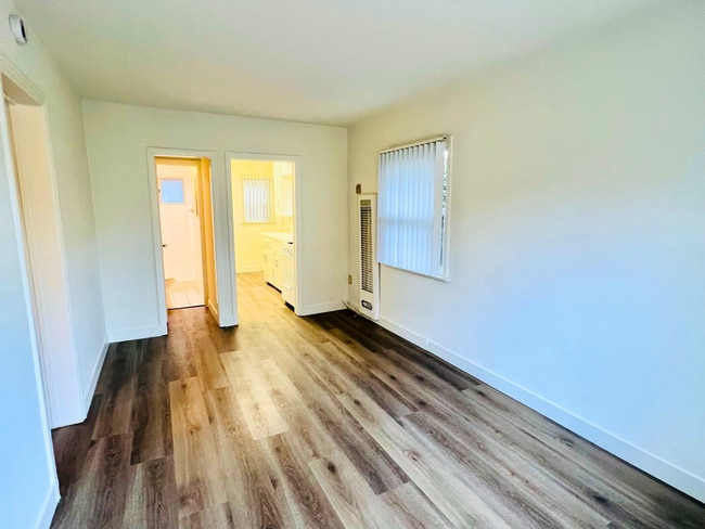 Building Photo - 783-789 Freeman Ave Unit 789