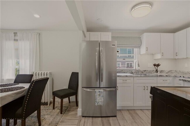 629 Thames St Unit 2