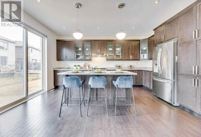 Photo - 953 Logan Dr