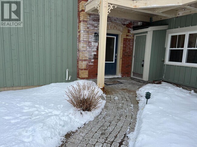 Photo - 170 Snowbridge Way