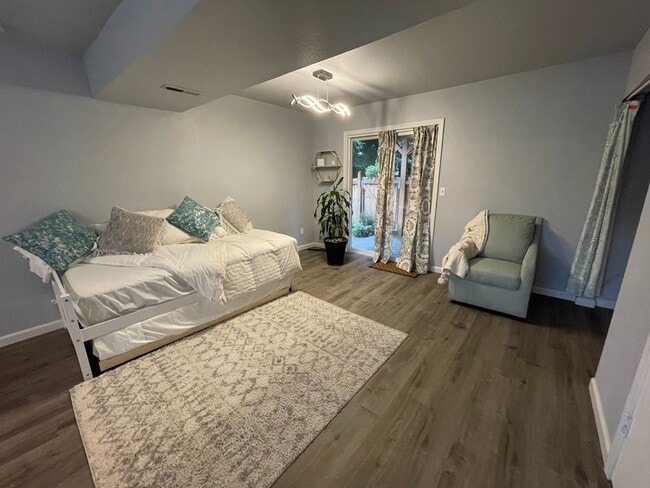 Photo - 1 Bedroom Unit in Bothell... Unidad B