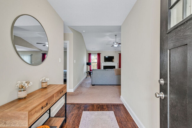 Photo - 293 Crossroads Store Dr