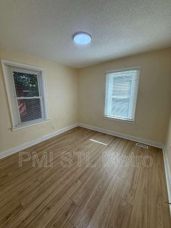 Photo - 5502 Helen Ave